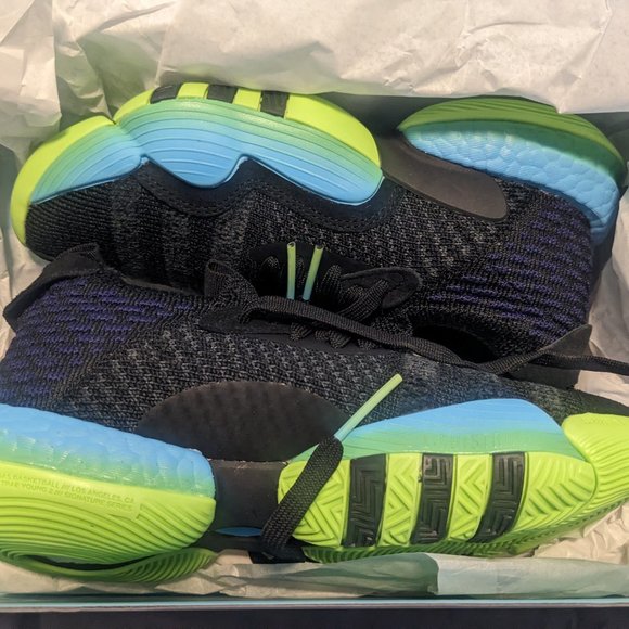 Big Kids' adidas Trae Young 2.0 Basketball Shoes - Picture 2 of 4